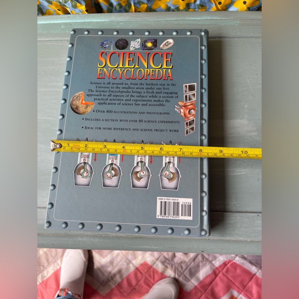 Science encyclopedia book - Picture 2 of 14